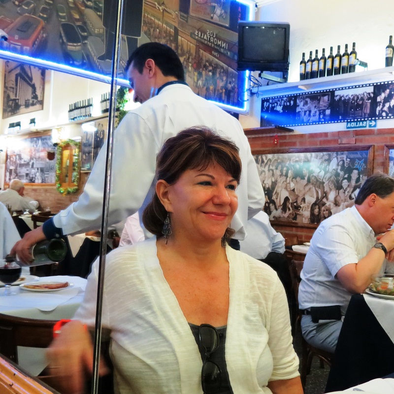 Andre Giroux , vindici ,auteur ,blogueur ,bloggtrotterr ,oenotourisme ,œnotourisme ,wine tourism , enoturismo ,gastronomie ,enogastronomia ,restaurants ,tourisme du vin ,planète vin ,blogue vin ,visite de vignobles ,route des vins ,dégustation ,photo-tourisme ,photo amateur ,photographie ,Brigitte Cloutier ,